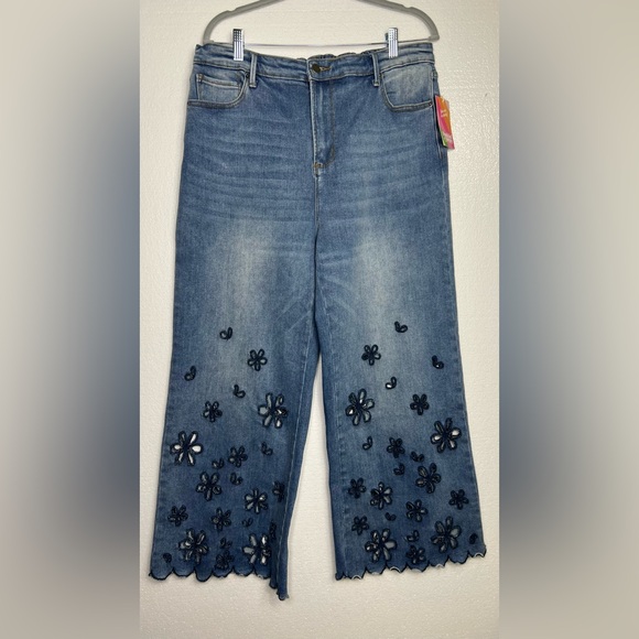 Freckled Poppy Wide Leg Relax Fit Jeans with Floral Cutout size XL NWT - Picture 7 of 9